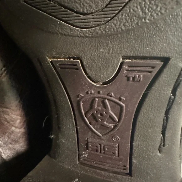 Ariat boots. Leather western boots. Ariat square toe boots. Size 9. Brown teal - Picture 8 of 8